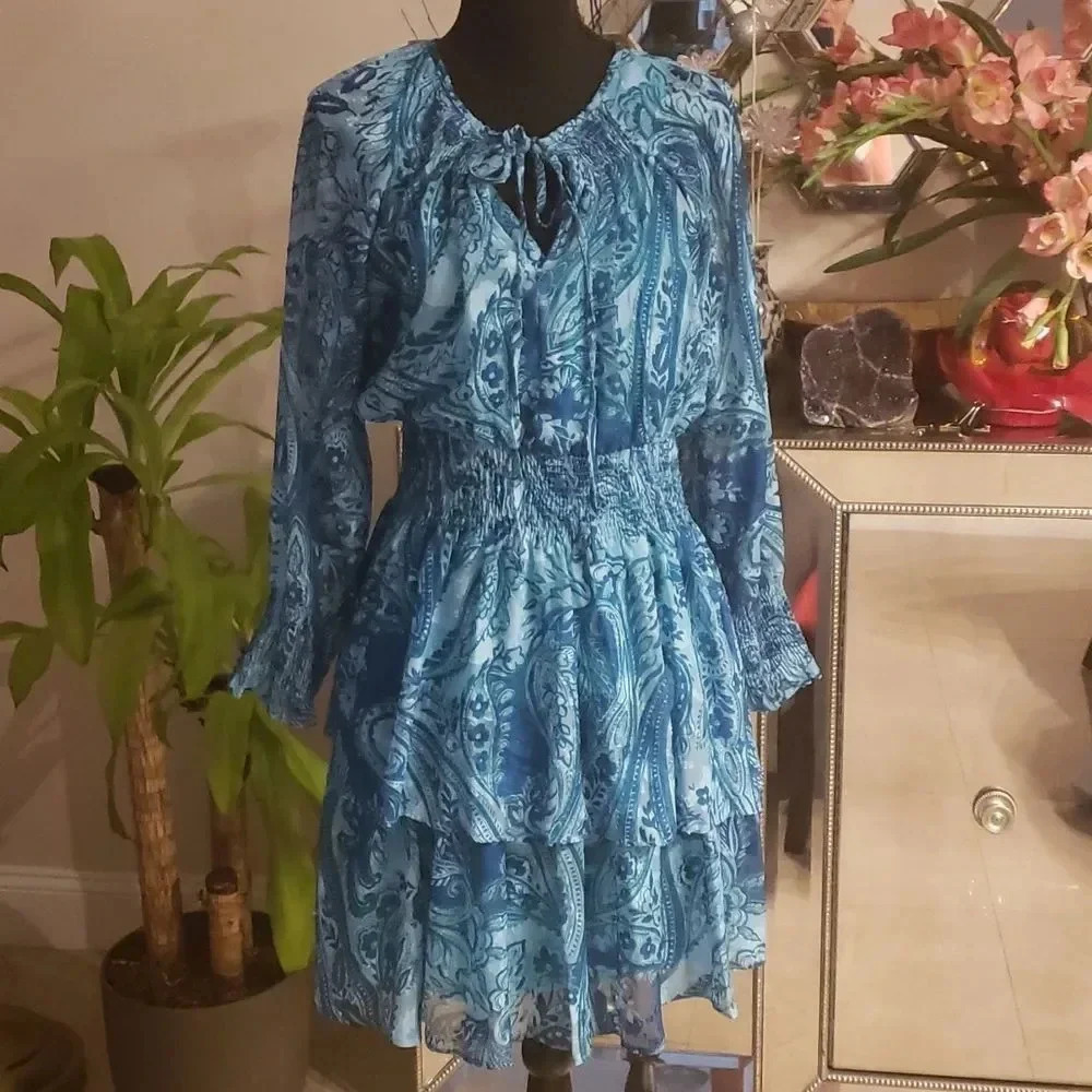 Taylor dress size 6P NWOT